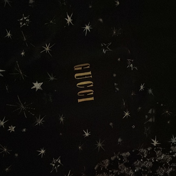 Woman’s Gucci shirt - Picture 2 of 3